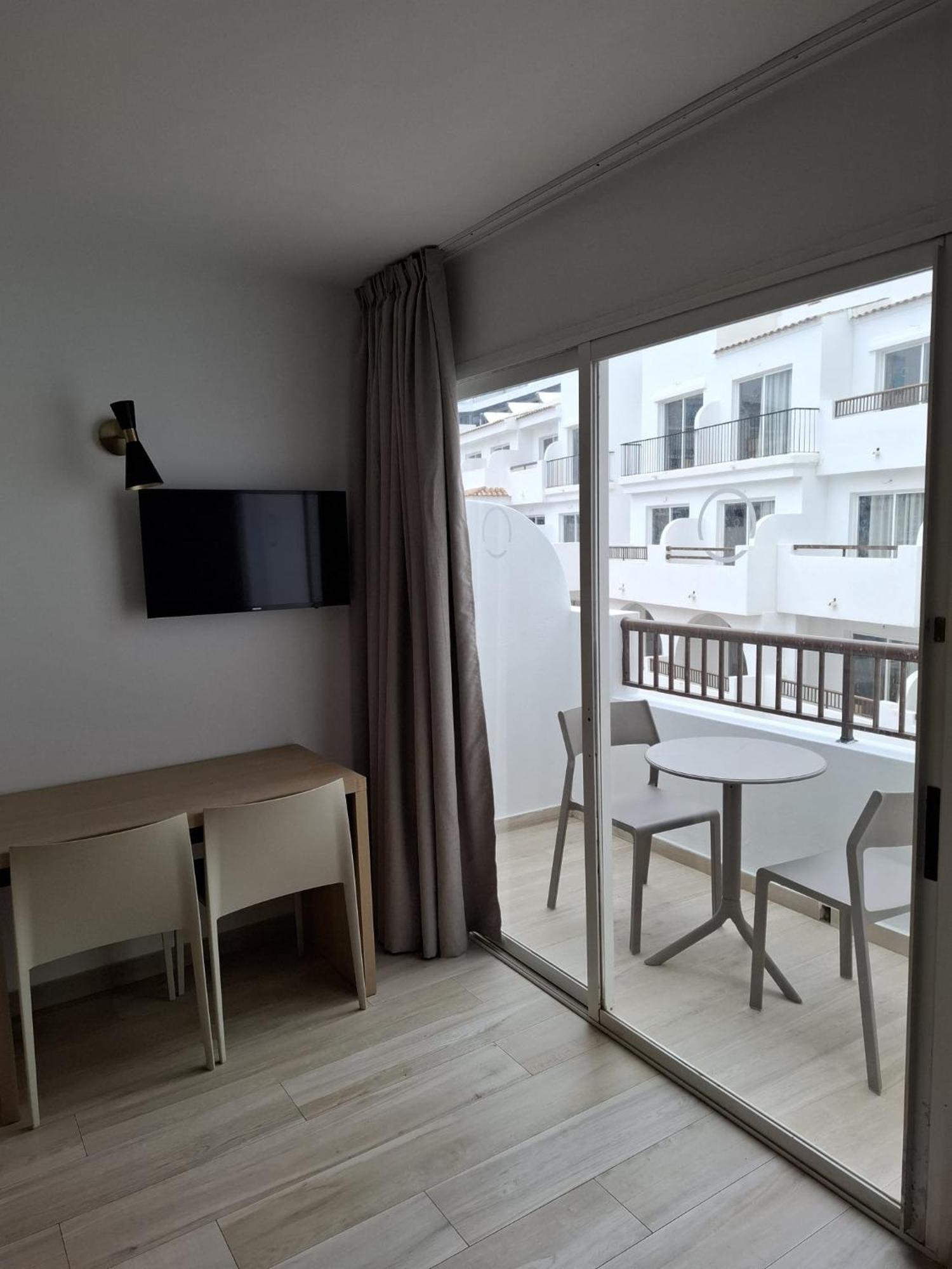 Sunside Ibiza Studios - Only Adults- Formerly Known As Central Park Sant Antoni de Portmany Exterior foto