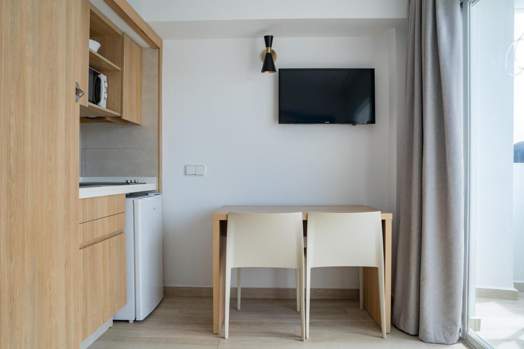 Sunside Ibiza Studios - Only Adults- Formerly Known As Central Park Sant Antoni de Portmany Exterior foto
