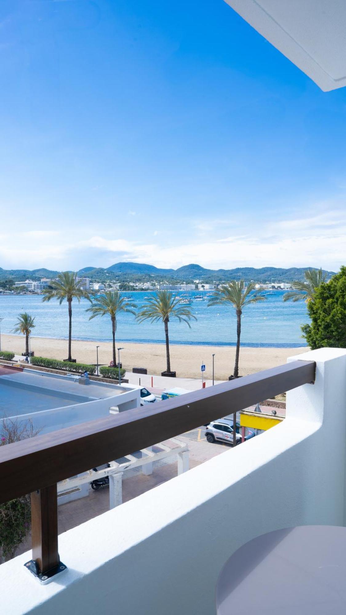 Sunside Ibiza Studios - Only Adults- Formerly Known As Central Park Sant Antoni de Portmany Exterior foto