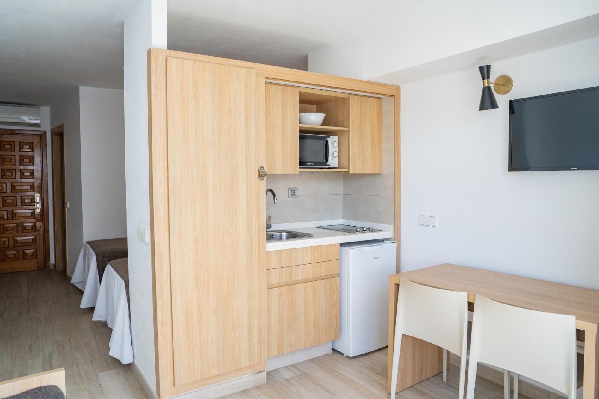 Sunside Ibiza Studios - Only Adults- Formerly Known As Central Park Sant Antoni de Portmany Exterior foto